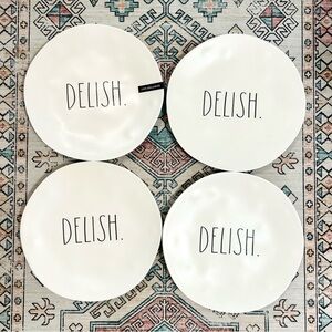 Rae Dunn Set of 4 Melamine Dinner Plates DELISH.